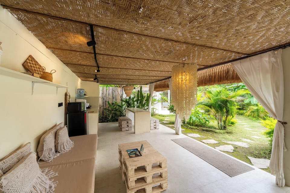 Villa, 2 Bedrooms, Private Pool, Garden View | Living area