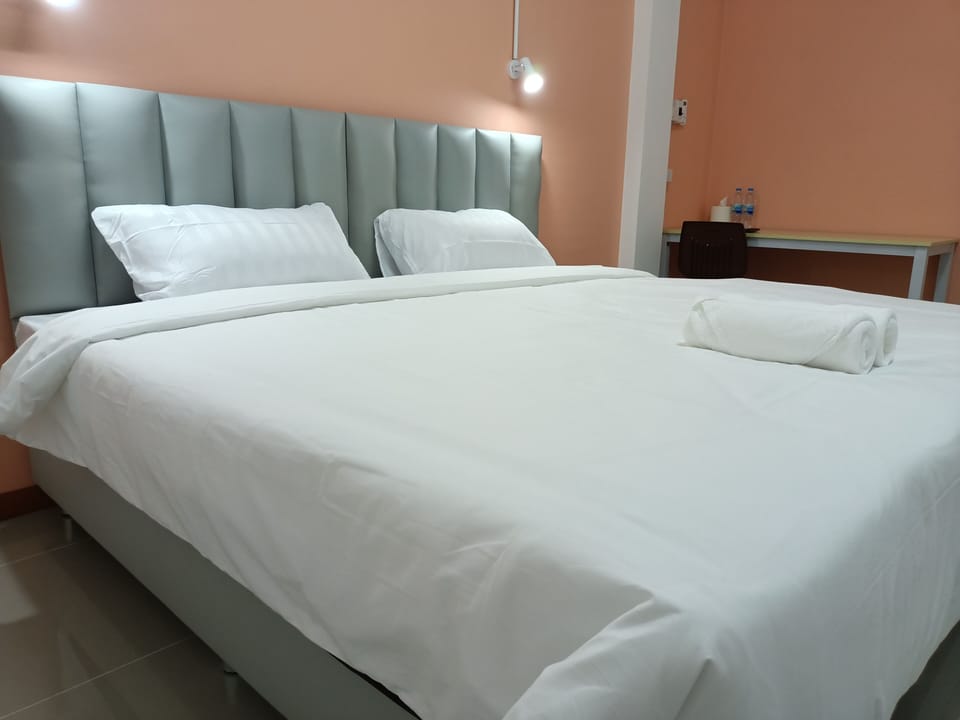 Double Room, City View | Desk, free WiFi