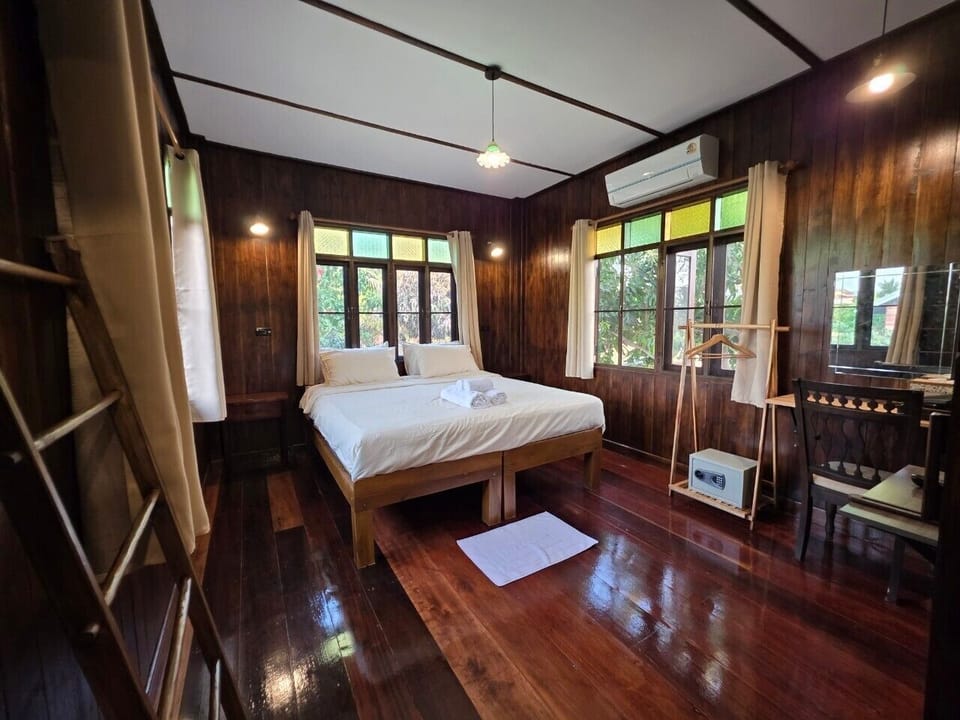 House, Balcony, Garden View | 1 bedroom, in-room safe, soundproofing, free WiFi