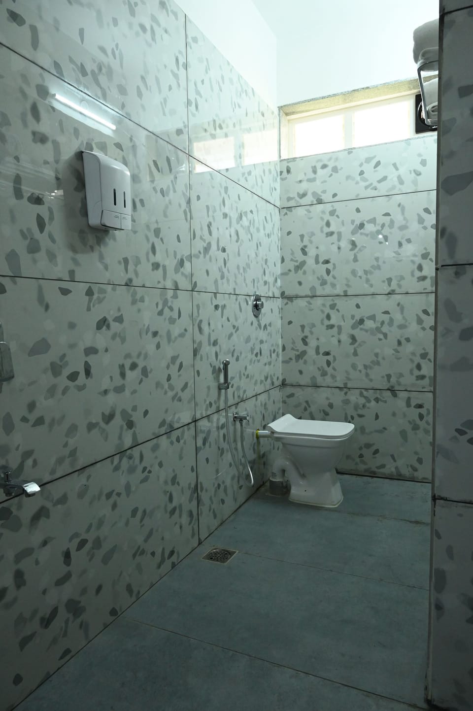 Classic Room, Beach View | Bathroom | Free toiletries, hair dryer, towels, soap