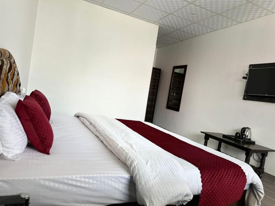 Deluxe Double Room, Resort View | Free WiFi