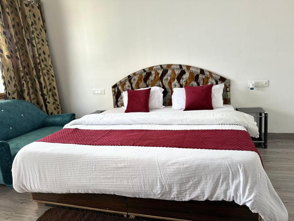 Deluxe Double Room, Resort View | Free WiFi
