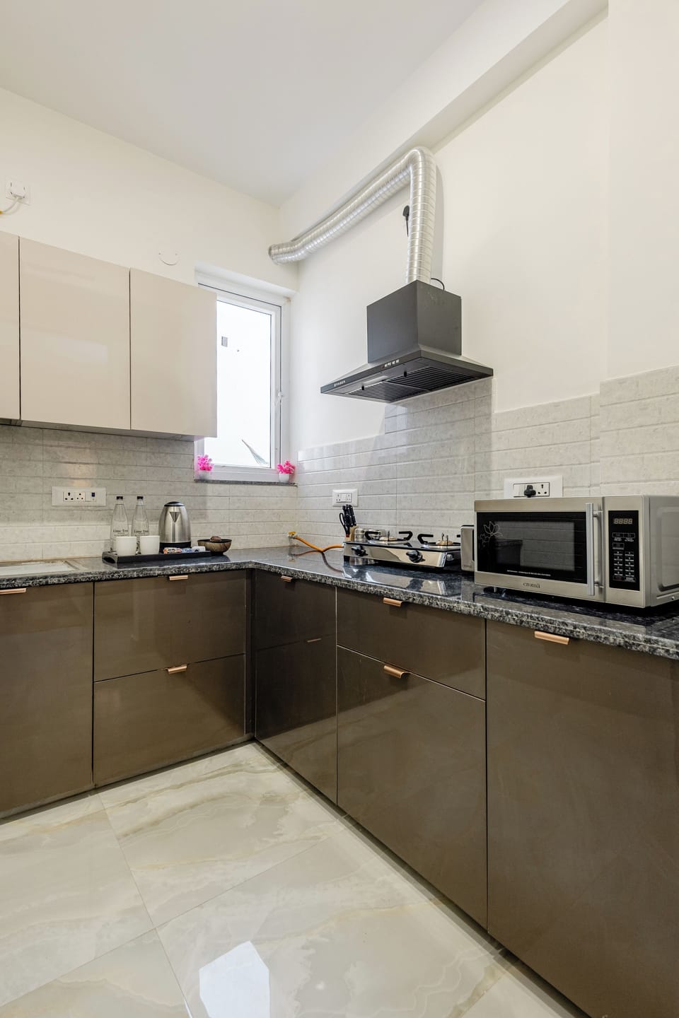 Luxury Apartment, Balcony, City View | Private kitchen | Fridge, microwave, stovetop, electric kettle