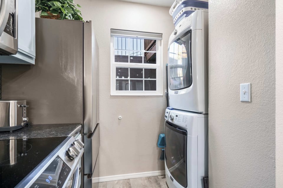 Condo, Multiple Beds, Patio, Golf View (Water's Edge & Golf) | Private kitchen | Fridge, microwave, oven, stovetop