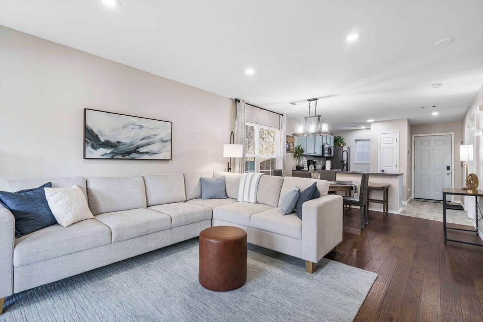 Condo, Multiple Beds, Patio, Golf View (Water's Edge & Golf) | Living area | 42-inch flat-screen TV with digital channels