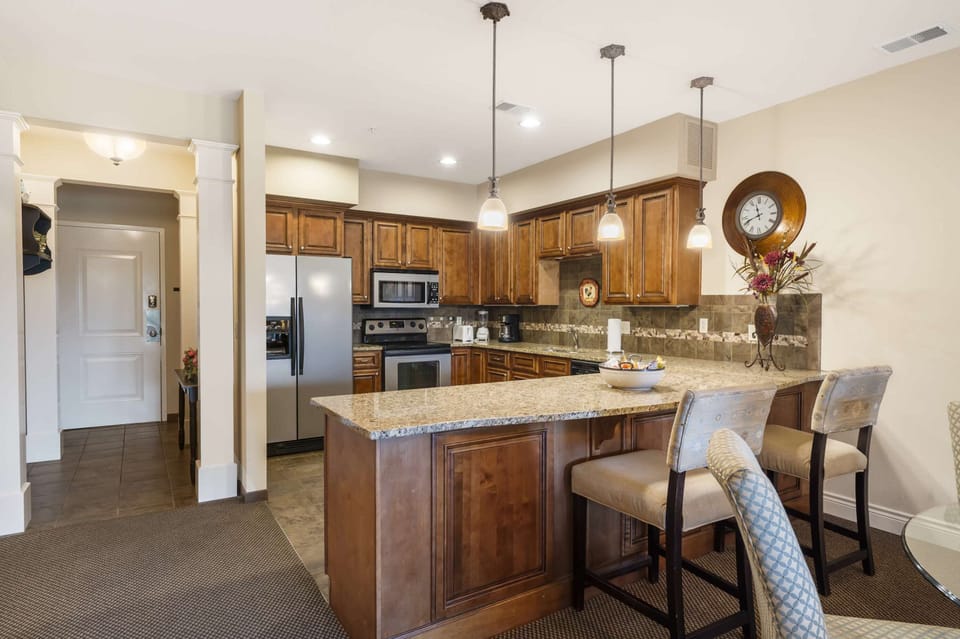 Condo, Multiple Beds, Balcony, Garden View (Branson Hills Getaway) | Private kitchen | Fridge, microwave, oven, stovetop