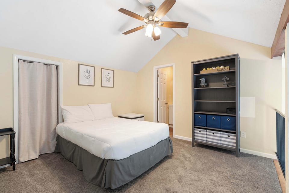 Pondside Paradise Retreat Apartment in Branson