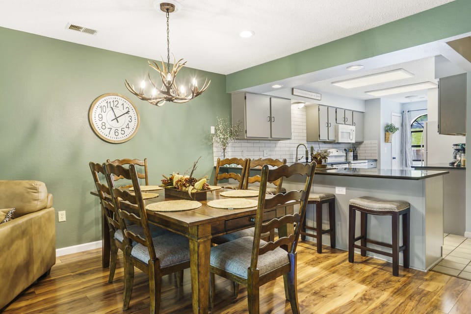 Condo, Multiple Beds, Patio, Garden View (Antler Ridge Retreat) | Dining