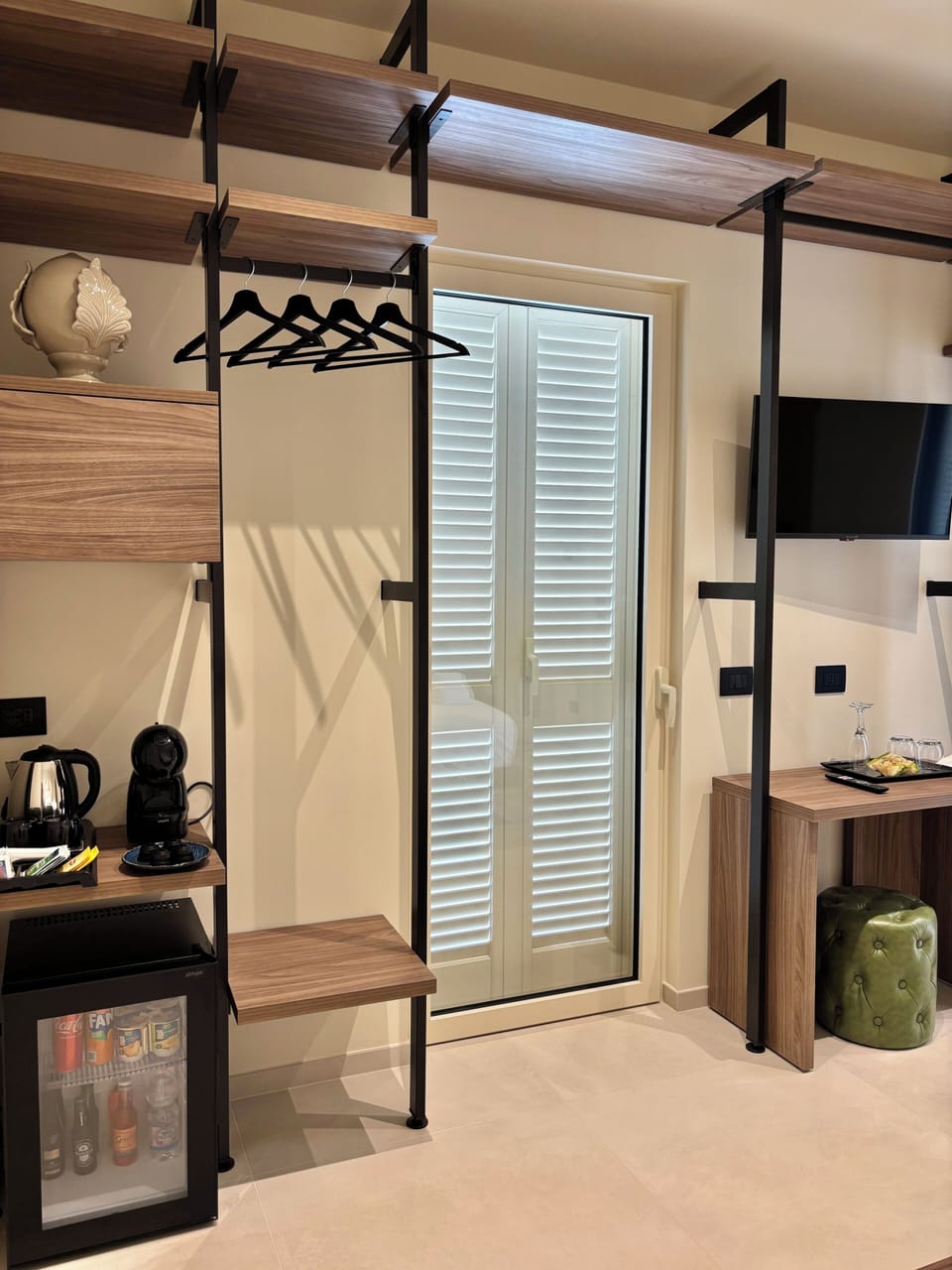 Deluxe Room | In-room safe, desk, laptop workspace, blackout drapes