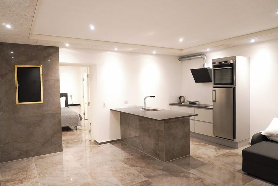 Luxury Suite | Living area | Stereo