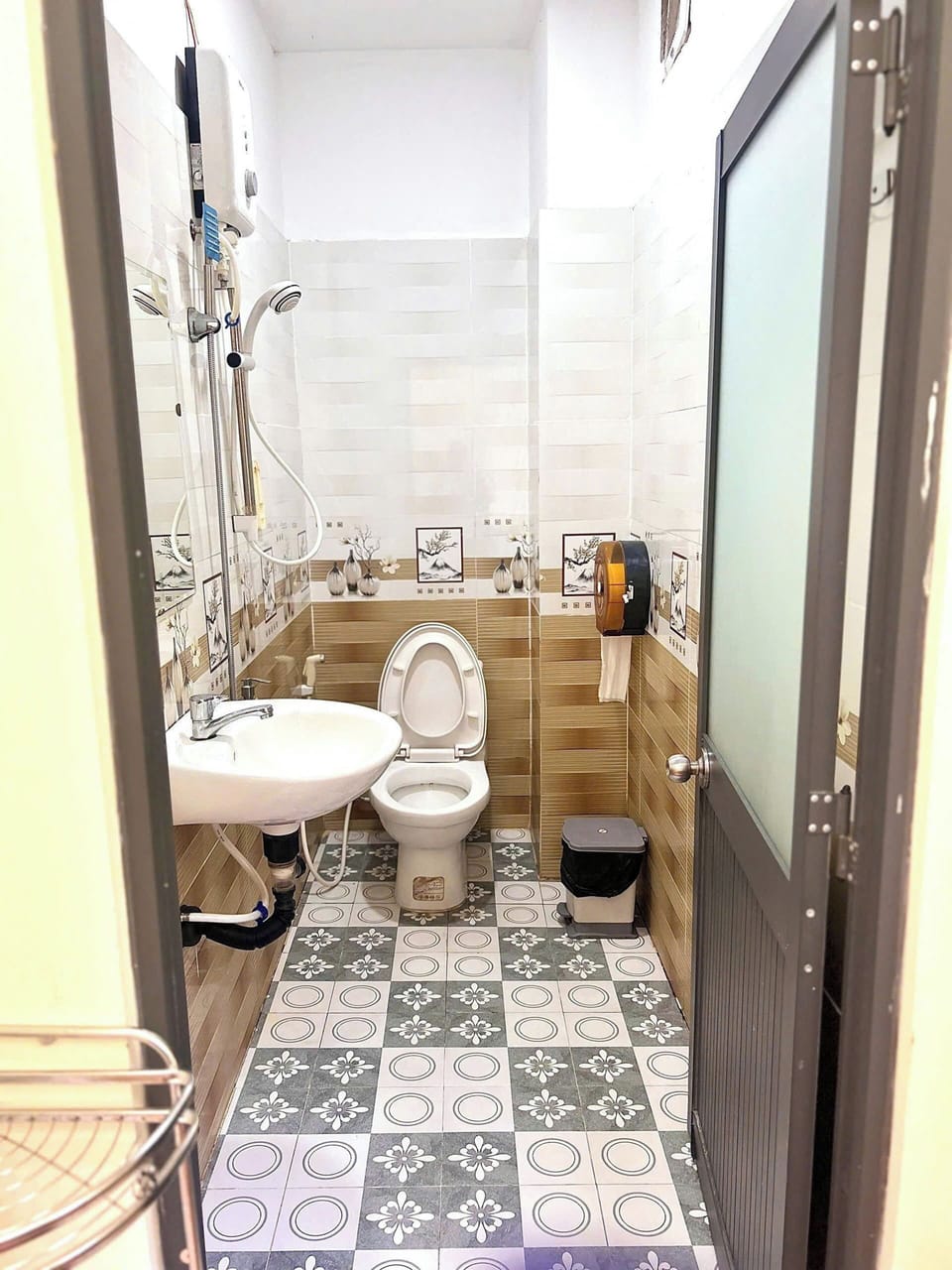 Double or Twin Room | Bathroom | Slippers