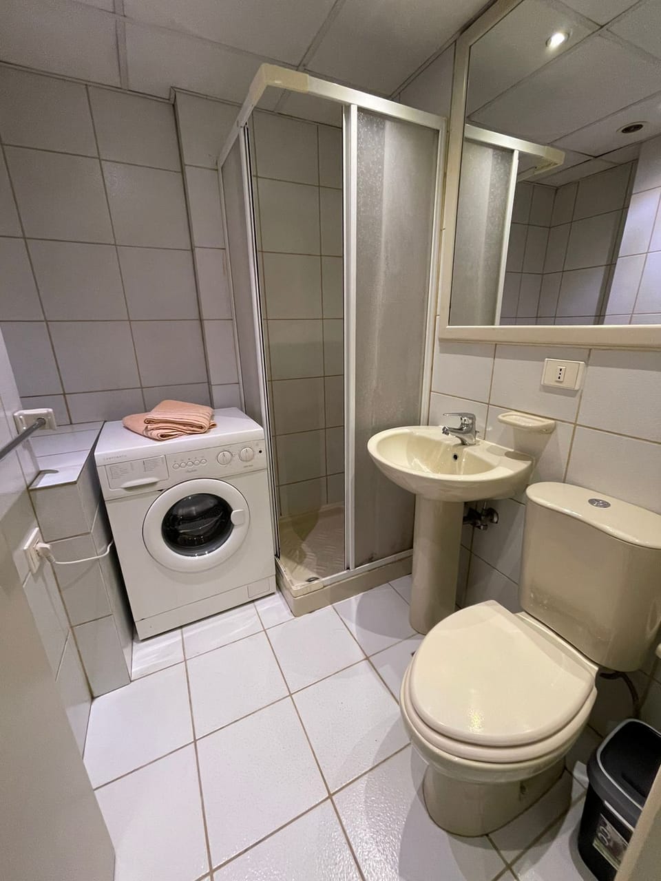 Loft in Siwar-zouk- 2 Minutes From Hotel Le Royal-dbayeh- by car Apartment in Africa