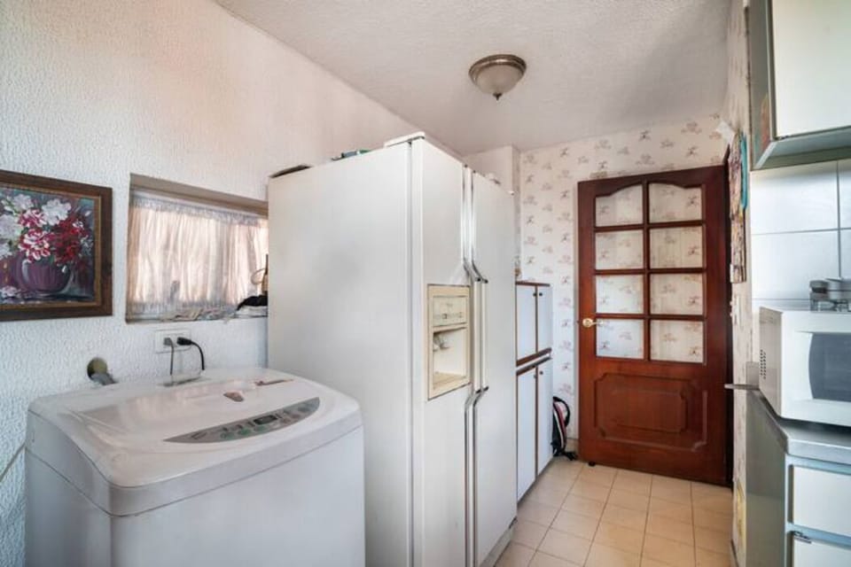 Fridge, microwave, coffee/tea maker, toaster