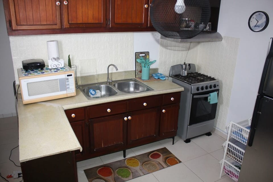 Basic Studio, Courtyard View | Private kitchen | Espresso maker, coffee/tea maker, electric kettle, toaster