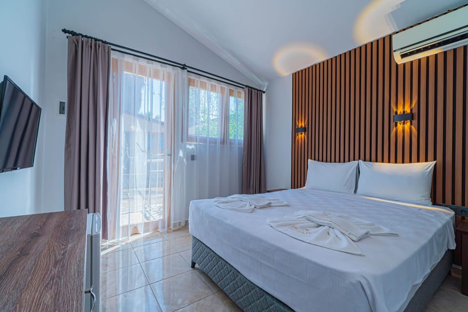 Minibar, in-room safe, free WiFi, bed sheets