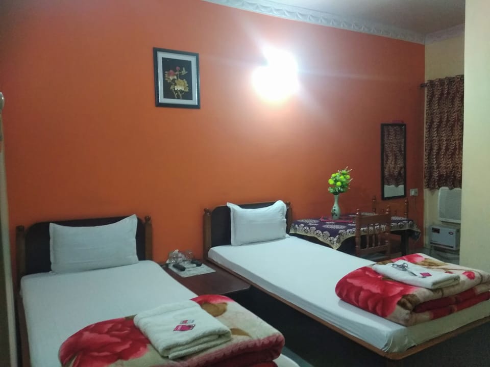 Standard Room | Free WiFi, bed sheets