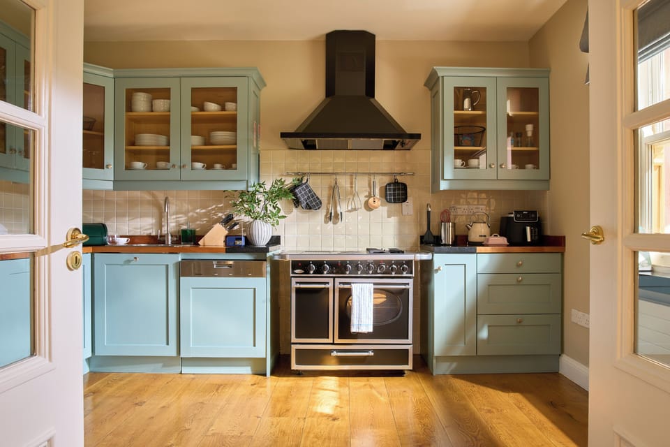 Cottage (Mariannes) | Private kitchen | Espresso maker, electric kettle