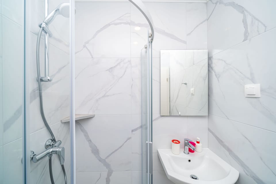 Double Room, Terrace, Sea View | Bathroom | Shower, hair dryer, towels