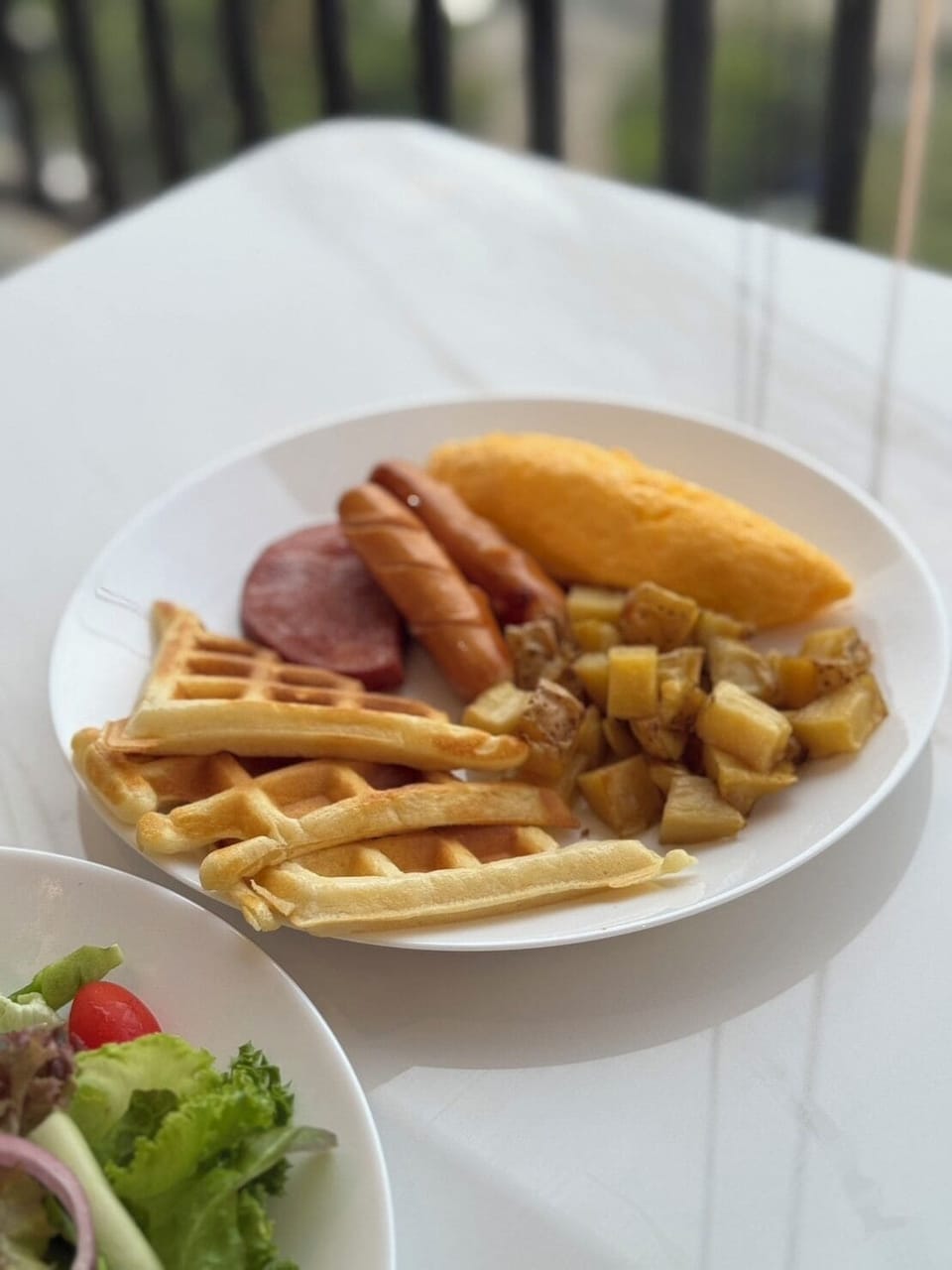 Daily cooked-to-order breakfast for a fee