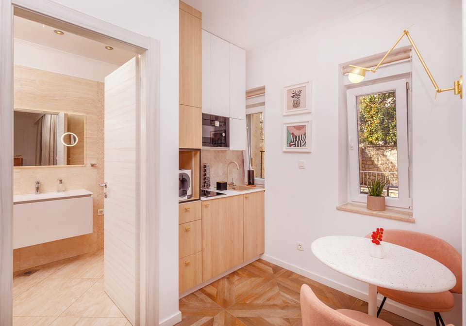 Junior Studio Suite, Garden View | Private kitchen | Espresso maker, electric kettle