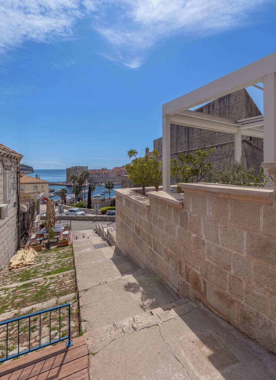 Junior Studio Suite, Garden View | Street view