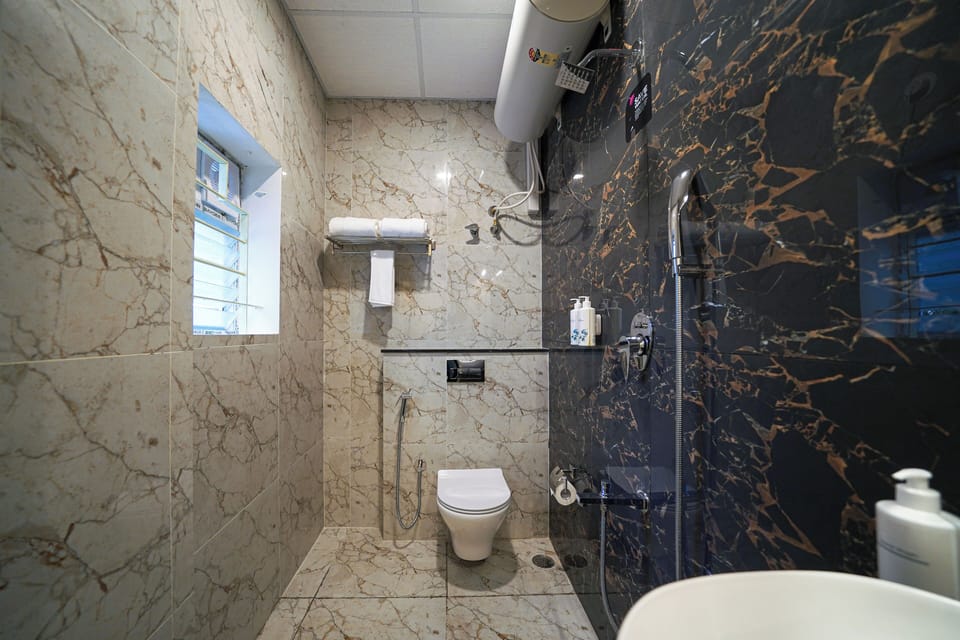 Basic Double Room | Bathroom