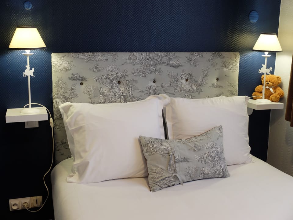 Junior Double Room | Premium bedding, blackout drapes, free WiFi, bed sheets