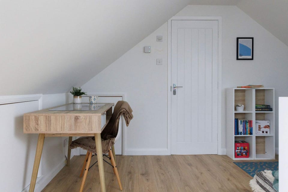 House | 4 bedrooms, desk, Internet