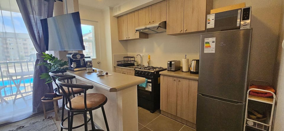 Apartment | Private kitchen | Fridge, microwave, oven, electric kettle