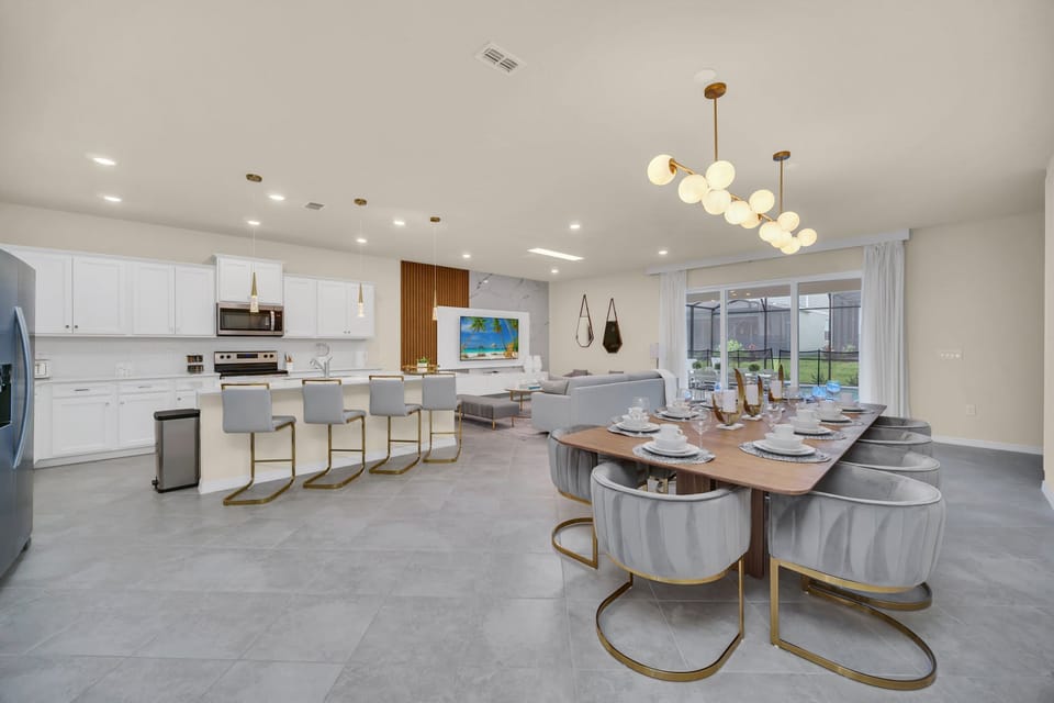 House | 10 bedrooms