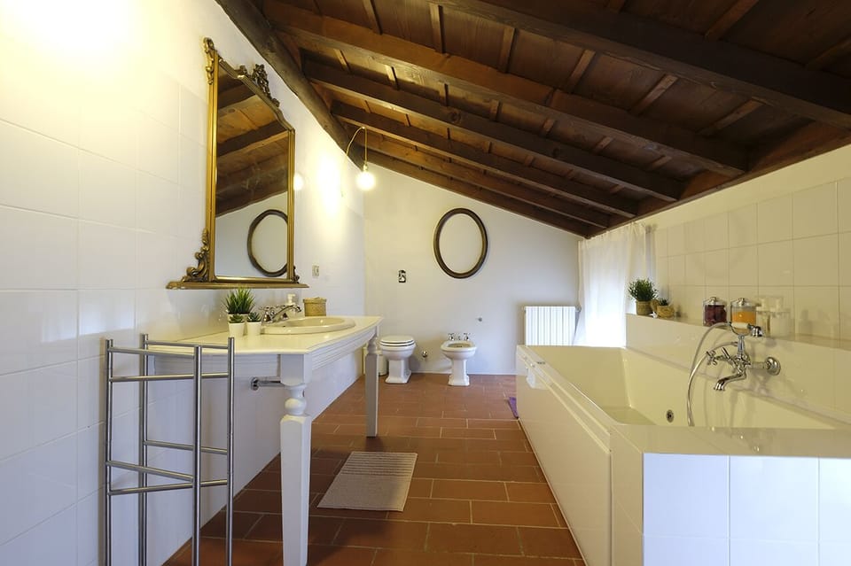Double Room, Bathtub, Tower | Bathroom | Shower, rainfall showerhead, free toiletries, hair dryer