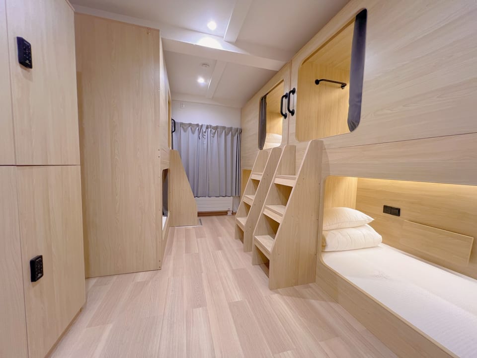 Down comforters, free WiFi, bed sheets