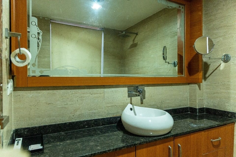 Platinum Service Apartment DLF Phase 3 Apartment in Gurugram