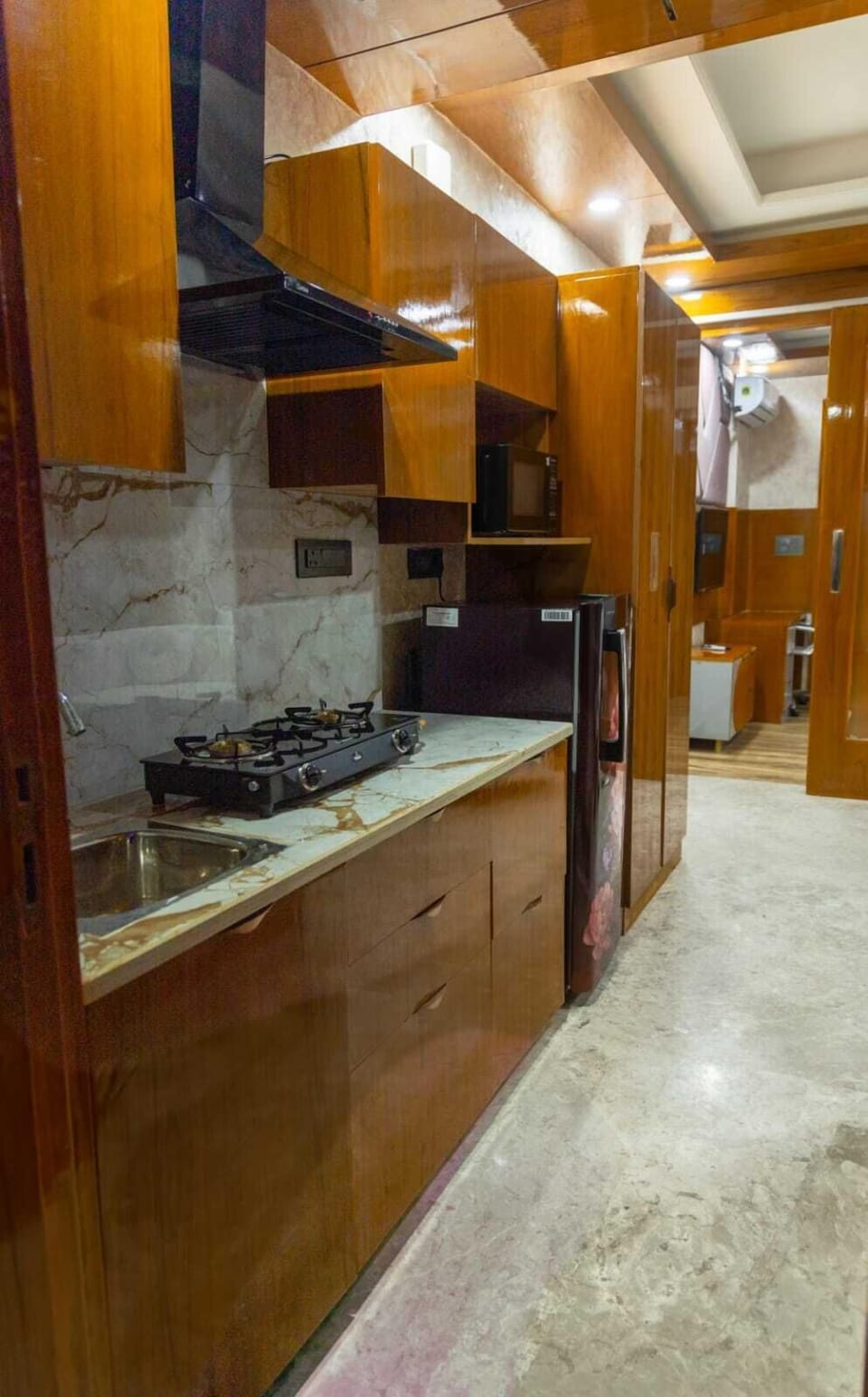 Studio | Private kitchen | Fridge, electric kettle, cookware/dishes/utensils