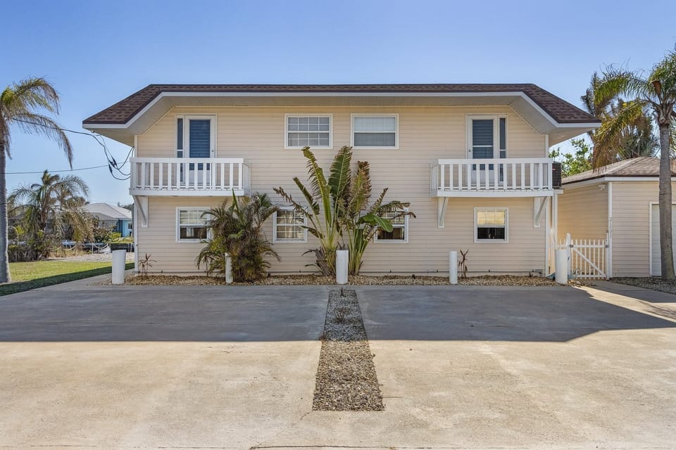 House, 2 Bedrooms | Exterior