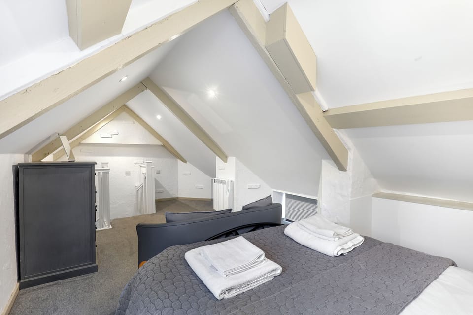 Cottage | 1 bedroom, Egyptian cotton sheets, premium bedding, iron/ironing board