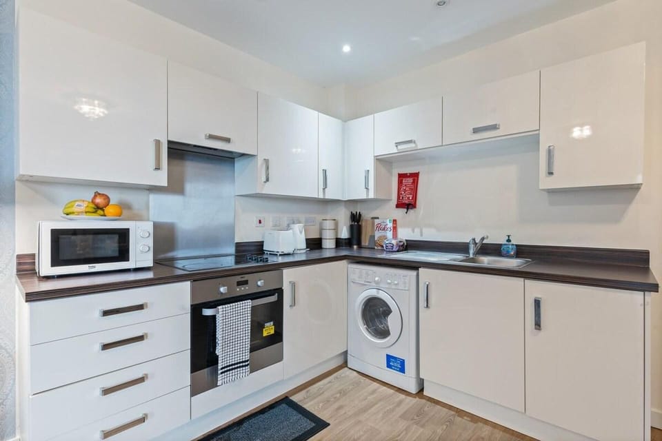 Apartment | Private kitchen | Fridge, microwave, oven, stovetop