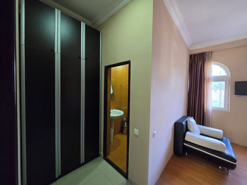 Standard Double Room, Beach View | Free WiFi