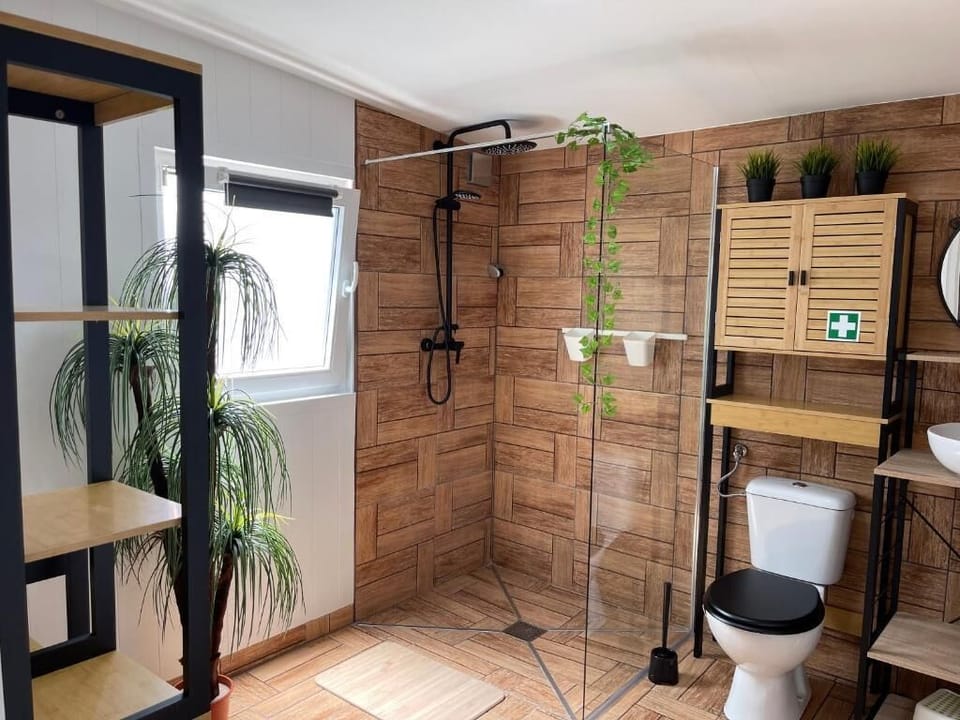 Standard Townhome, Balcony, Vineyard View | Bathroom | Toilet paper