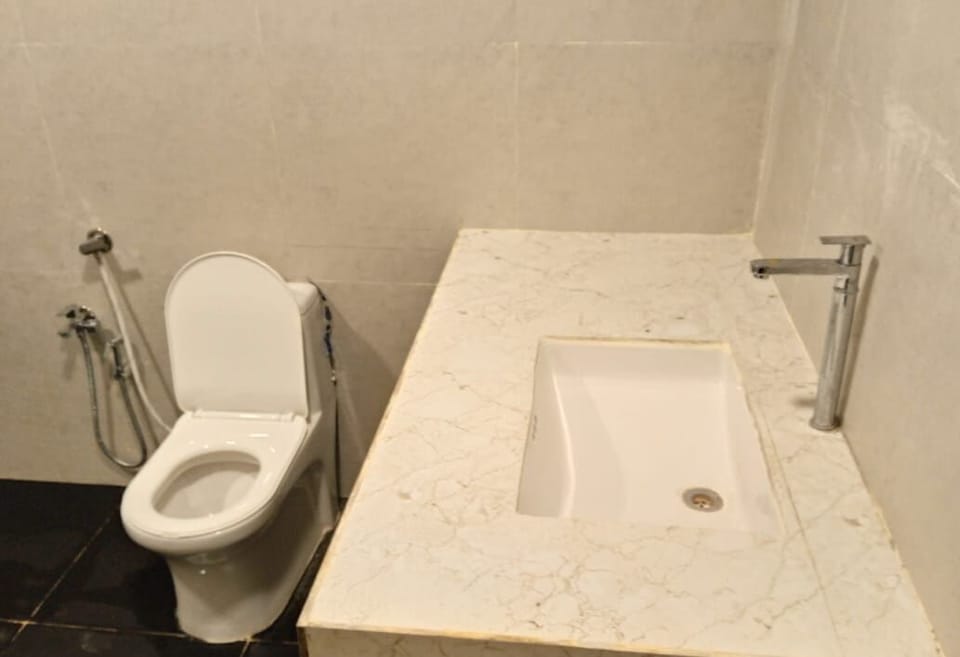Bathroom | Shower, towels, soap, shampoo