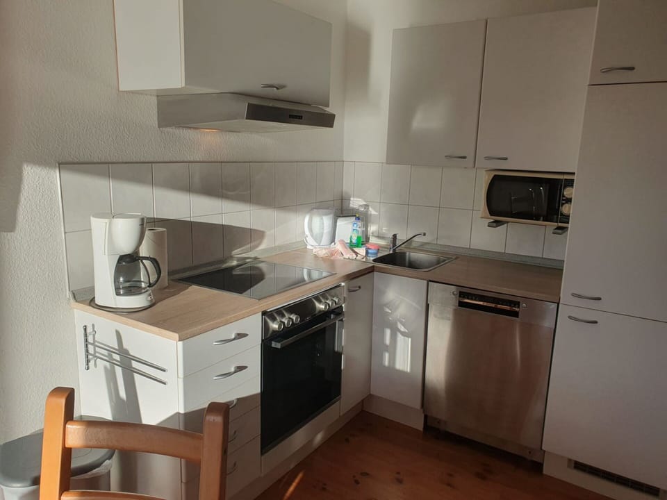 Mobile Home | Private kitchen | Highchair