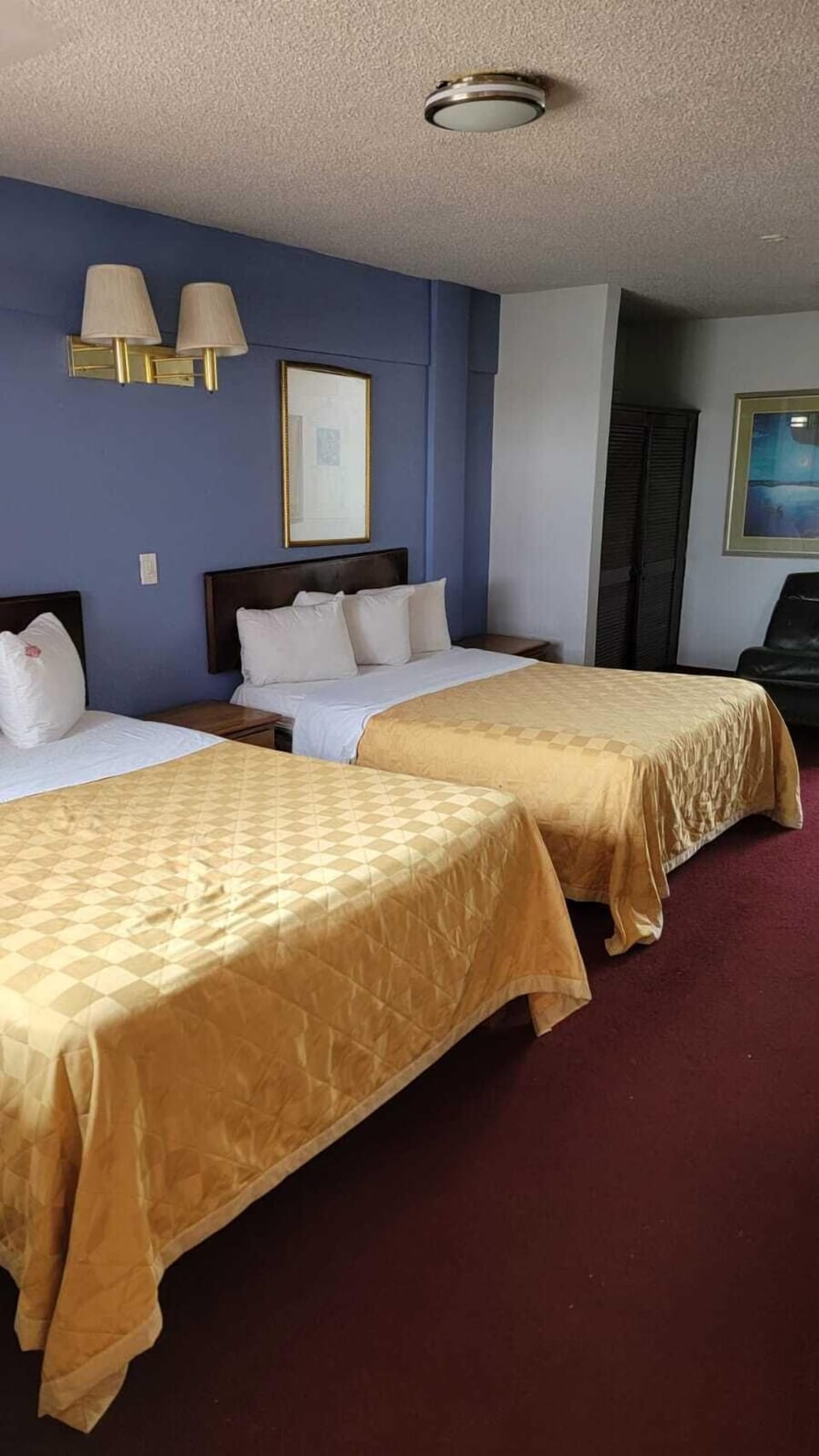 Room | Free WiFi