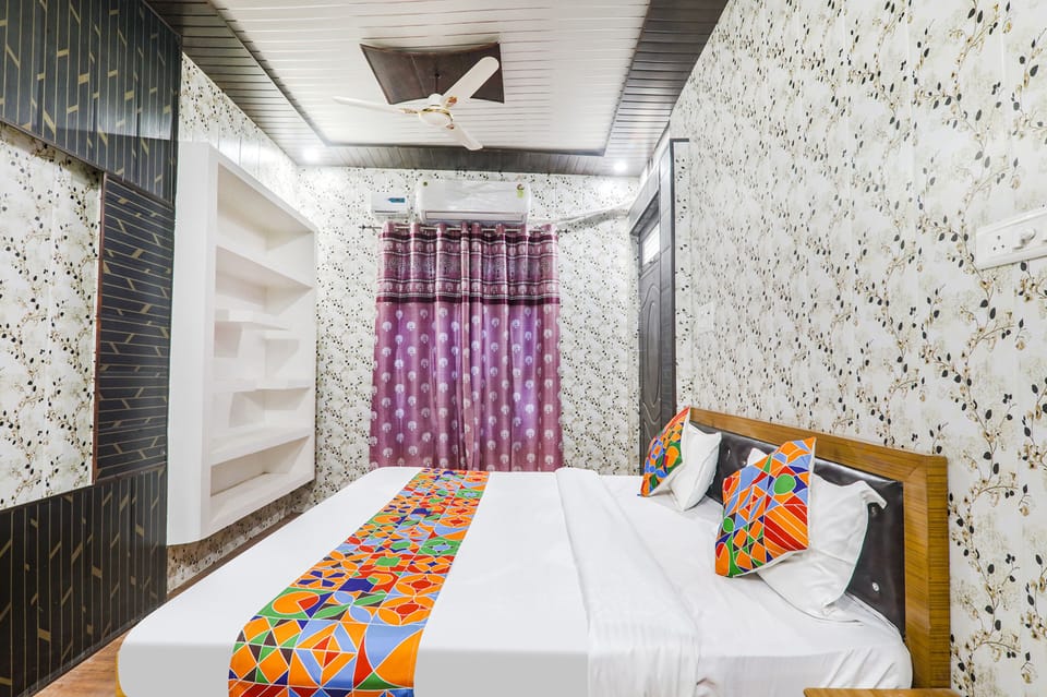 Egyptian cotton sheets, premium bedding, in-room safe