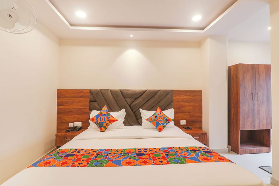 Egyptian cotton sheets, premium bedding, in-room safe