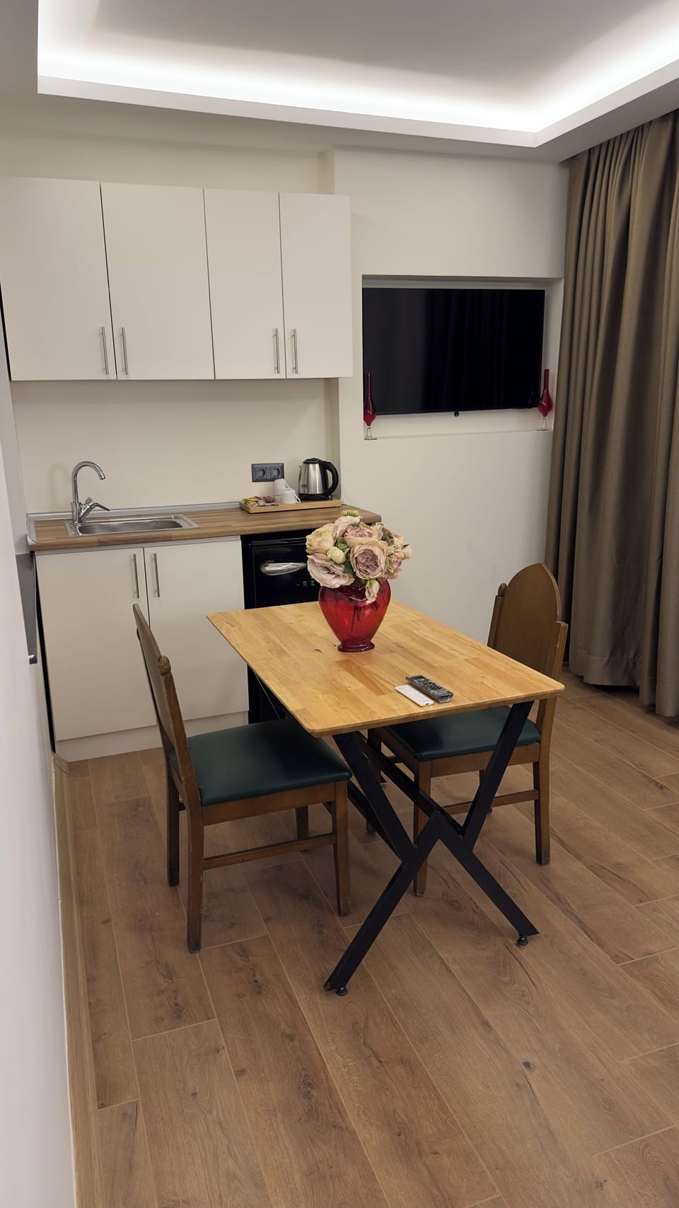 Family Suite | Premium bedding, in-room safe, laptop workspace, soundproofing