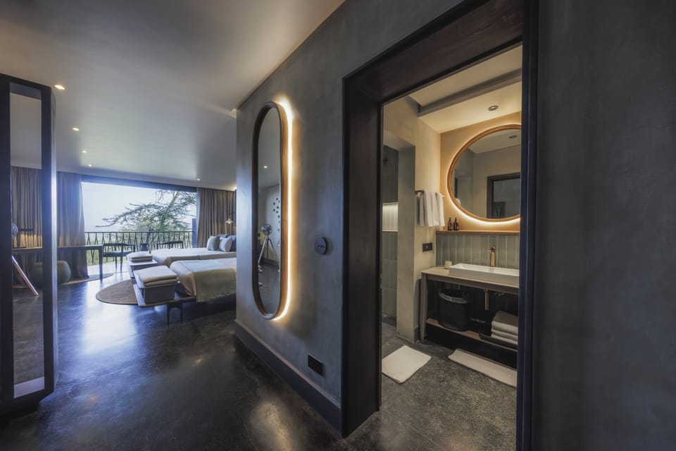 Luxury Twin Room, Balcony | In-room safe, desk, laptop workspace, soundproofing