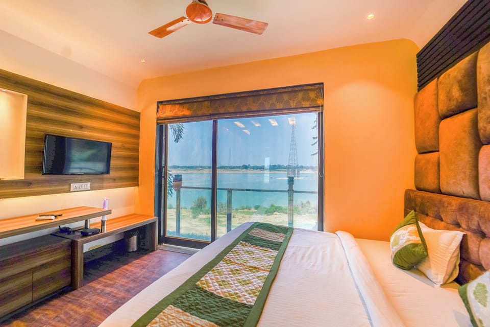 Suite Room | Desk