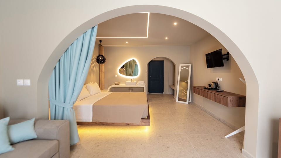 Cribs/infant beds, rollaway beds, WiFi, bed sheets