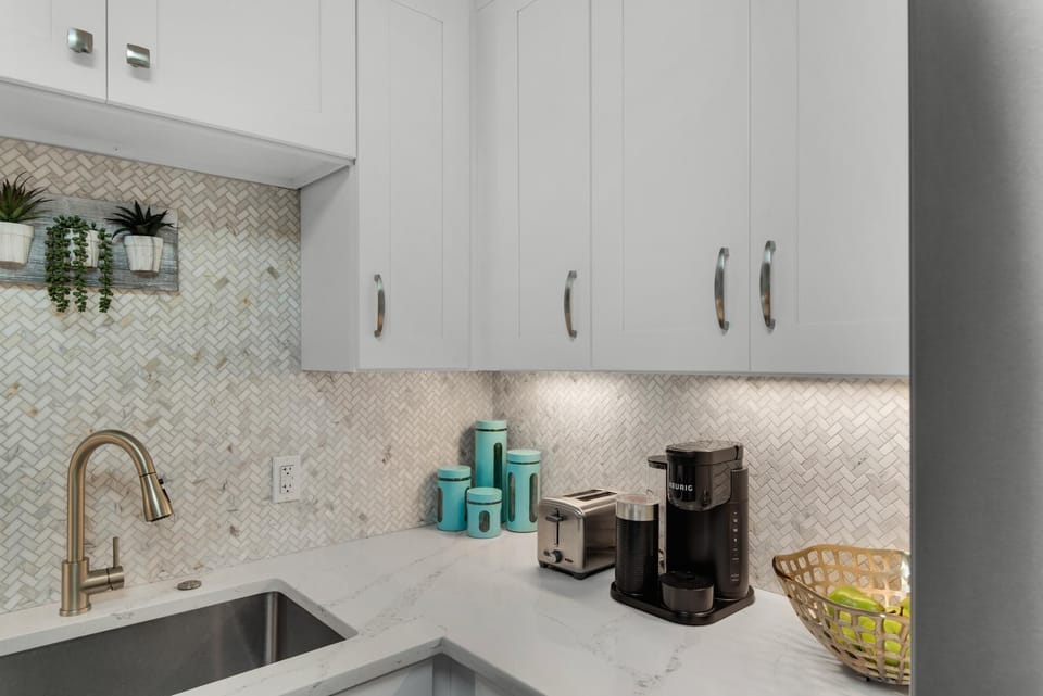 Condo, Multiple Beds (Dolphin Point #401C) | Interior