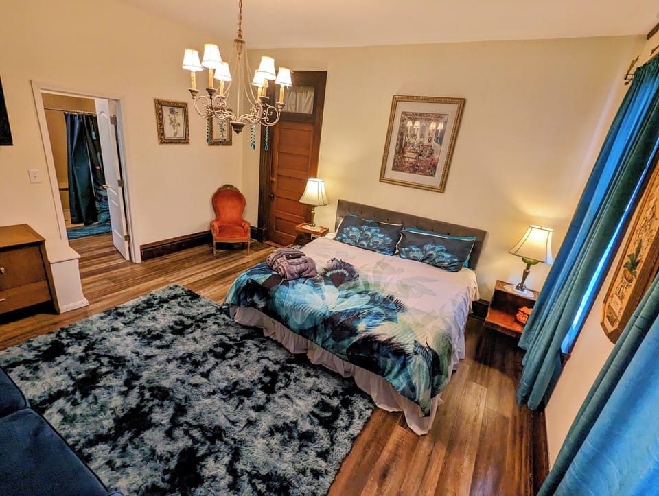 Deluxe Suite, Private Bathroom | Free WiFi